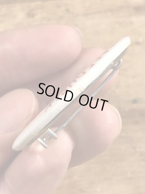 80年代頃のOutrageously Buns Bodaciousのメッセージが書かれたヴィンテージの缶バッチ