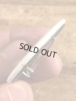 80年代頃のToday's A Bitchのメッセージが書かれたヴィンテージの缶バッチ