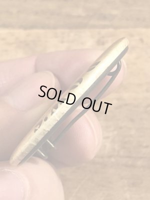 70年代頃のNever Have A Nice Dayのメッセージが書かれたビンテージの缶バッジ