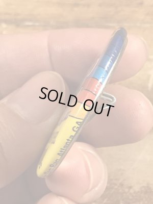 80年代頃のDon't Stop Now...のメッセージが書かれたビンテージの缶バッジ