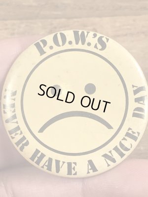 70年代頃のNever Have A Nice Dayのメッセージが書かれたビンテージの缶バッジ