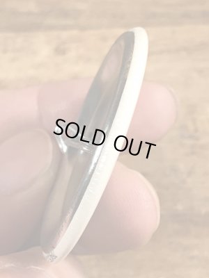 80'sのサンドラボイントンのイラストが描かれたヴィンテージの缶バッチ