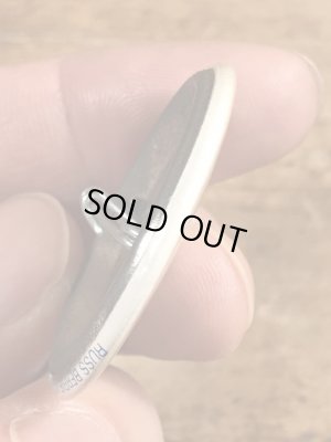 80'sのIs It Friday Yet?のメッセージが書かれたヴィンテージの缶バッチ