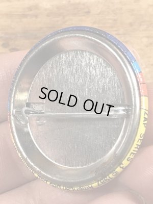 80年代頃のDon't Stop Now...のメッセージが書かれたビンテージの缶バッジ