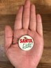 80年代頃のSanta Lives!のメッセージが書かれたヴィンテージの缶バッチ