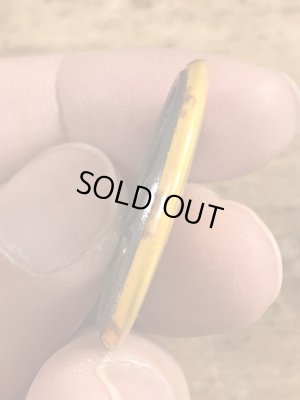 80'sのOn The Fritzのメッセージが書かれたビンテージの缶バッジ