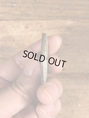 80年代頃のMy Plot Or Yours?のメッセージが書かれたビンテージの缶バッジ