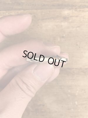 80'sのMiddle Classのメッセージが書かれたヴィンテージの缶バッチ