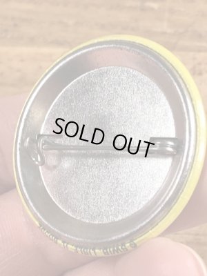 80年代頃のKeep Smiling...のメッセージが書かれたビンテージの缶バッジ