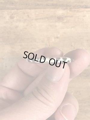 80'sのMiddle Classのメッセージが書かれたヴィンテージの缶バッチ