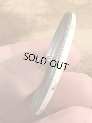 80'sのBirthdays Are A Bitch!のメッセージが書かれたヴィンテージの缶バッチ