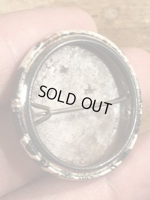 80'sのMiddle Classのメッセージが書かれたヴィンテージの缶バッチ