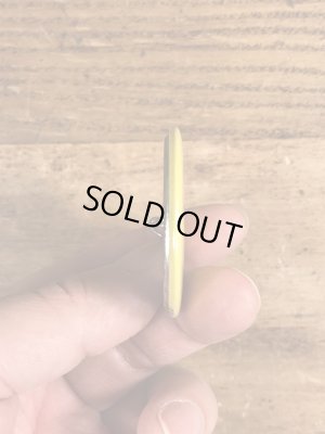 80年代頃のKeep Smiling...のメッセージが書かれたビンテージの缶バッジ