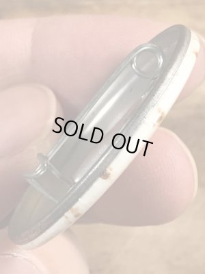 80'sのBirthdays Are A Bitch!のメッセージが書かれたヴィンテージの缶バッチ