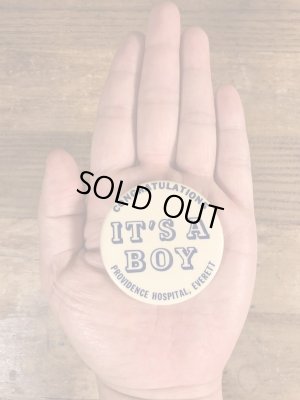 70年代頃のIt's A Boyが書かれたビンテージの缶バッジ