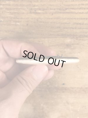 80'sのメッセージが書かれたヴィンテージの缶バッチ