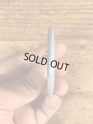 80年代頃のサンドラボイントンのイラストが描かれたビンテージの缶バッジ