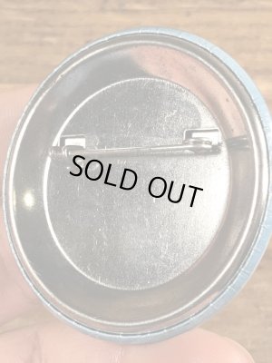 80年代頃のサンドラボイントンのイラストが描かれたビンテージの缶バッジ