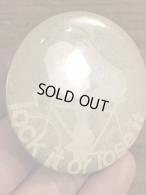 70年代頃のメッセージが書かれたビンテージの缶バッジ