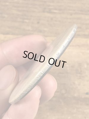 70年代頃のメッセージが書かれたビンテージの缶バッジ