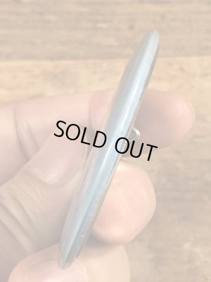 80年代頃のサンドラボイントンのイラストが描かれたビンテージの缶バッジ