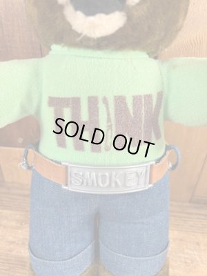 70年代のヴィンテージのスモーキーザベアのプラッシュドール