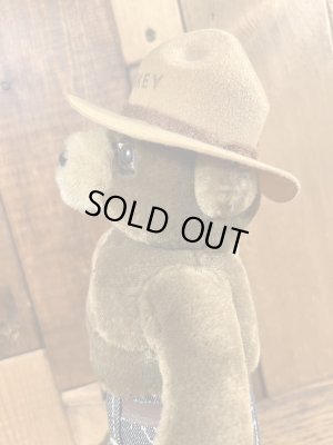 ビンテージのスモーキーベアのぬいぐるみ