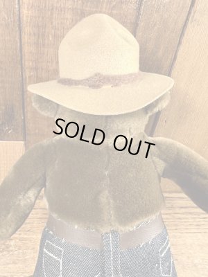 ビンテージのスモーキーベアのぬいぐるみ