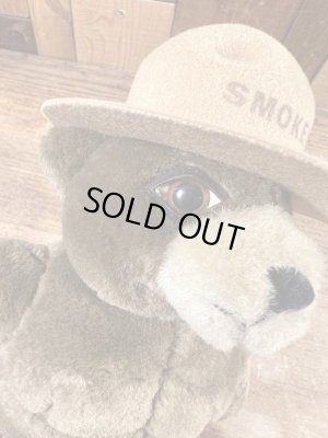 90年代のスモーキーベアのヴィンテージのぬいぐるみ