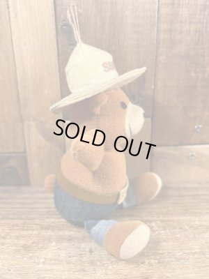 スモーキーベアのビンテージのぬいぐるみ