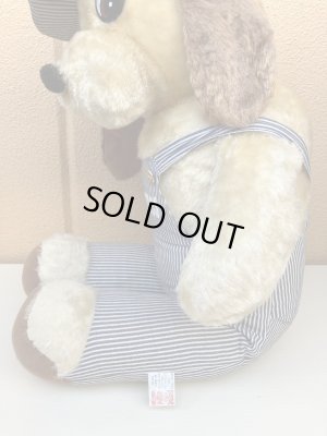 ヒッコリーストライプの服を着たビンテージの犬のビッ