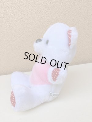 ドット柄のかわいいしろくまのぬいぐるみ