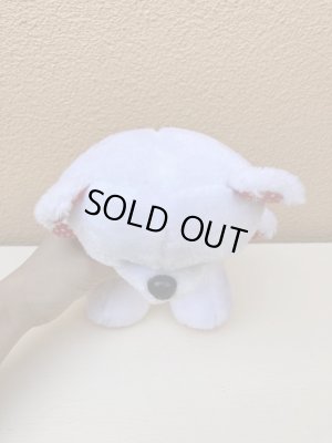 ドット柄のかわいいしろくまのぬいぐるみ