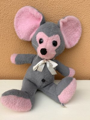 70年代の大きなねずみのぬいぐるみ