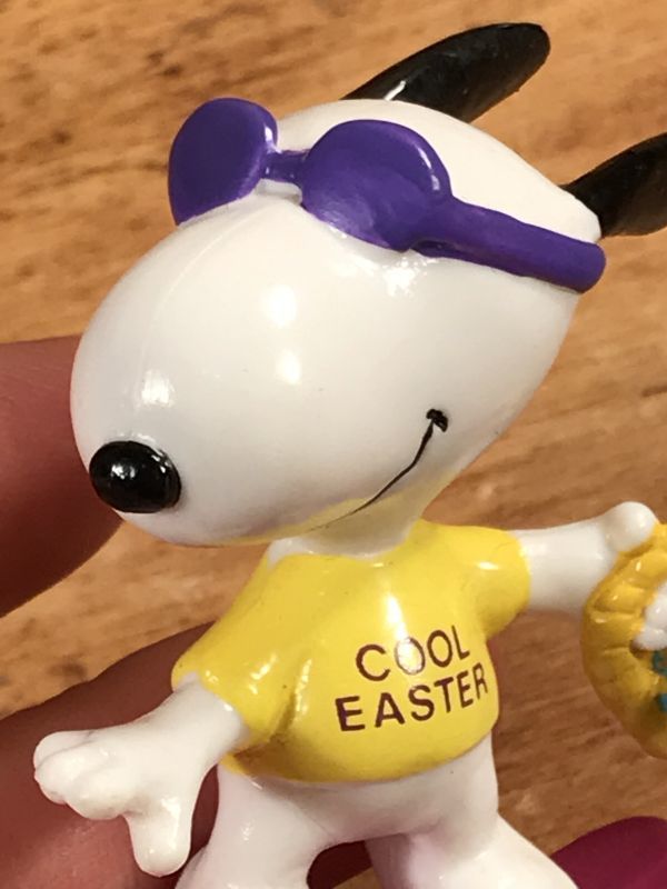 Peanuts Snoopy “Cool Easter” PVC Figure スヌーピー ビンテージ PVCフィギュア スケボー 90年代