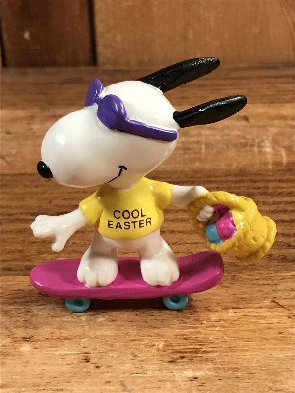 Peanuts Snoopy “Cool Easter” PVC Figure スヌーピー ビンテージ PVCフィギュア スケボー 90年代