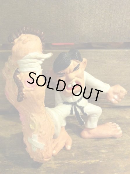 画像1: Weird Ball KARATE SID PVC Figure (1)