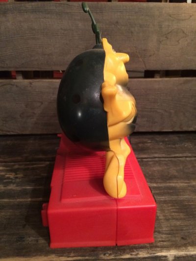 画像2: Raid Bug Radio  ビンテージ レイドバグ 時計 置き時計 フィギュア アドバタイジング 企業キャラクター 企業物 トイ toy ヴィンテージ 80年代