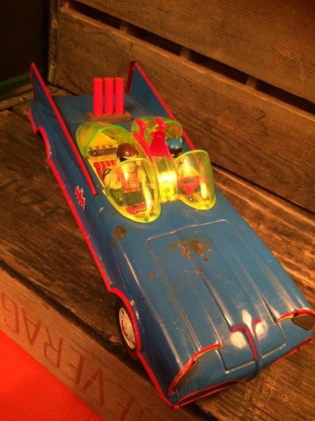 画像1: BATMOBILE Tin Car (1)