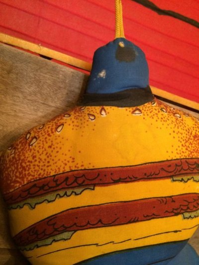 画像2: McDonald's Big Mac Pillow Doll　ビンテージ　マクドナルド　ビッグマックポリス　ドール　ピロードール　クロスドール　ぬいぐるみ　トイ　toy　おもちゃ　ヴィンテージ　70年代　vintage