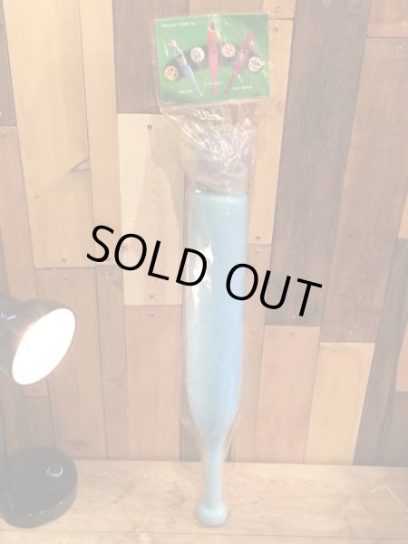 ビンテージのマッドボールバットとボールの袋入り