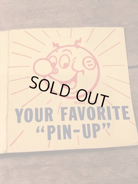 アメリカの電力会社のキャラクター、50年代レディキロワットの台紙付きピンズ