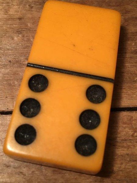 50年代頃のベークライトで出来たビンテージドミノ