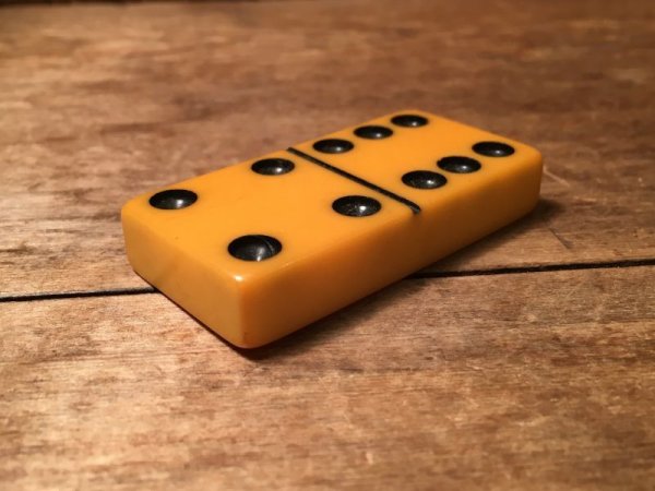  50年代頃のベークライトで出来たビンテージドミノ