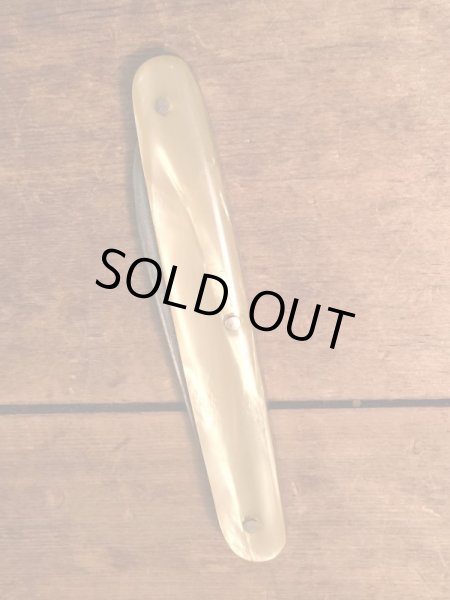 50年代頃の持ち手にシェルが使用されているビンテージポケットナイフ