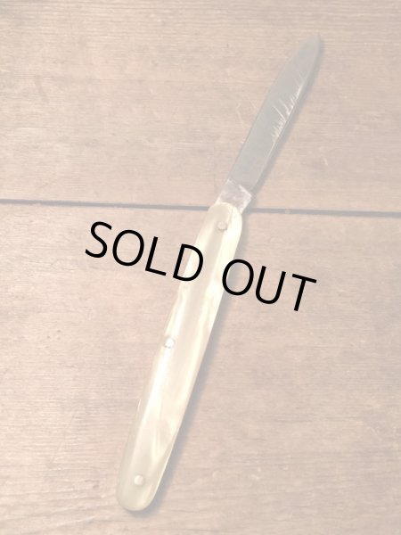 50年代頃の持ち手にシェルが使用されているビンテージポケットナイフ