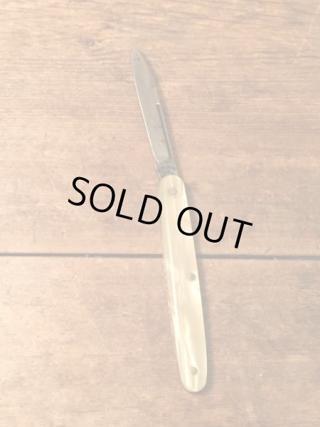 50年代頃の持ち手にシェルが使用されているビンテージポケットナイフ