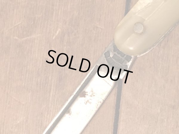 50年代頃の持ち手にシェルが使用されているビンテージポケットナイフ