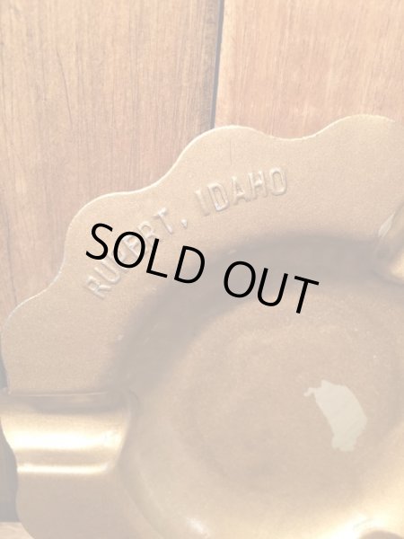 40年代頃の企業で使用されていたメタル製のビンテージ灰皿