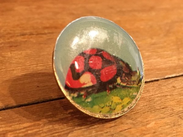 80年代頃のメタル製のてんとう虫デザイン